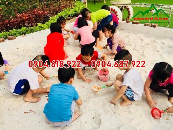 cát làm sân chơi trẻ em