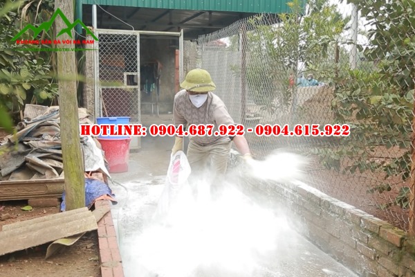 vôi bột khử trùng chuồng trại